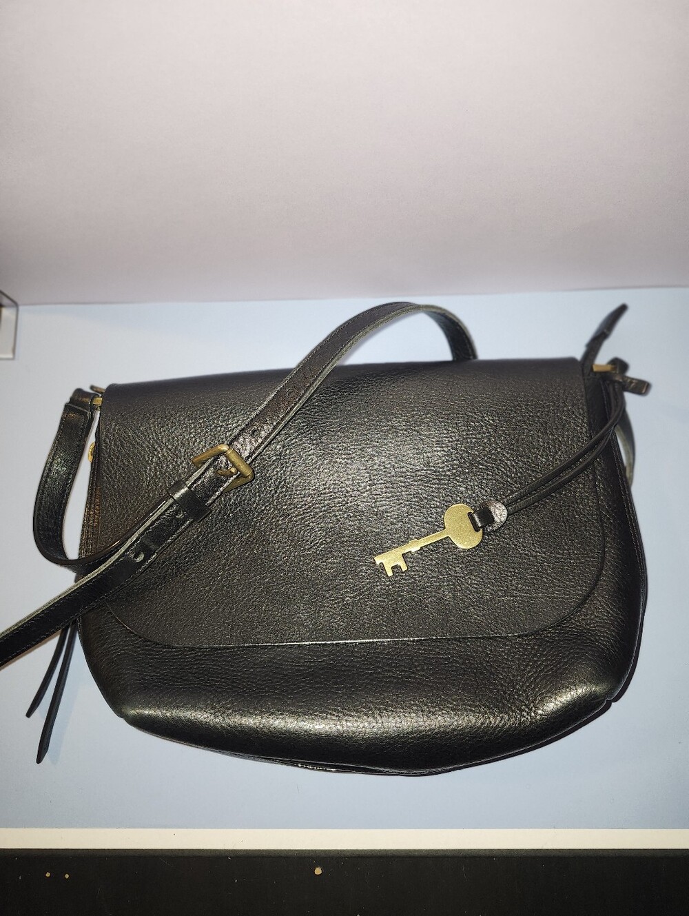 Fossil Harper Small Flap Saddle Bag Crossbody In Black Pebbled Leather EUC